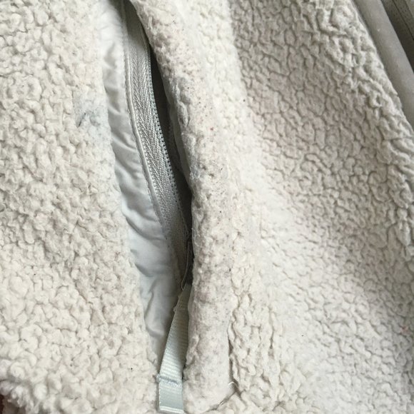 The North Face ivory sherpa fleece XL (18) - Picture 8 of 14